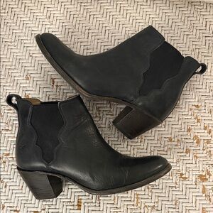 Frye Leather Ankle Heeled Boot/Bootie
